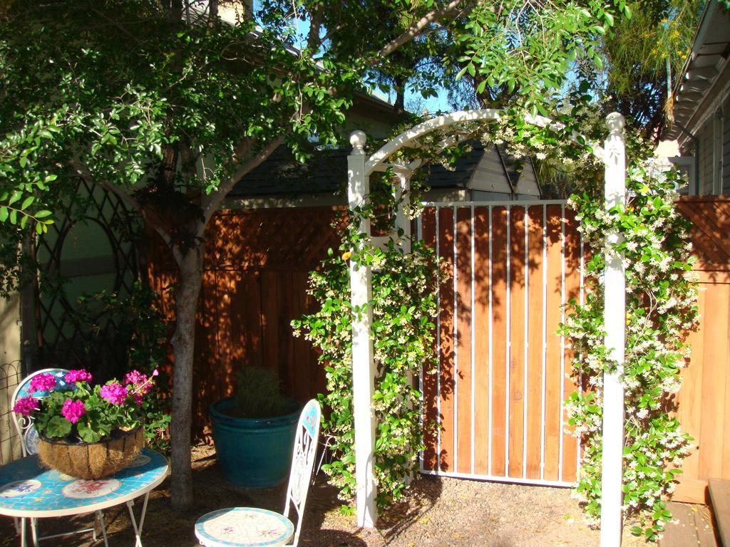 The Big Blue House Inn Boutique Hotel Tucson Exterior foto